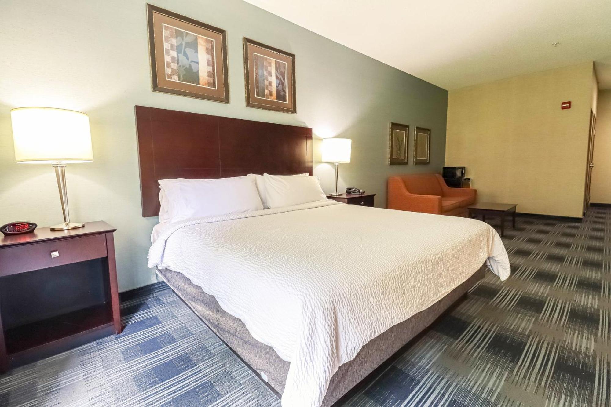 Holiday Inn Express And Suites Meriden By Ihg Eksteriør bilde