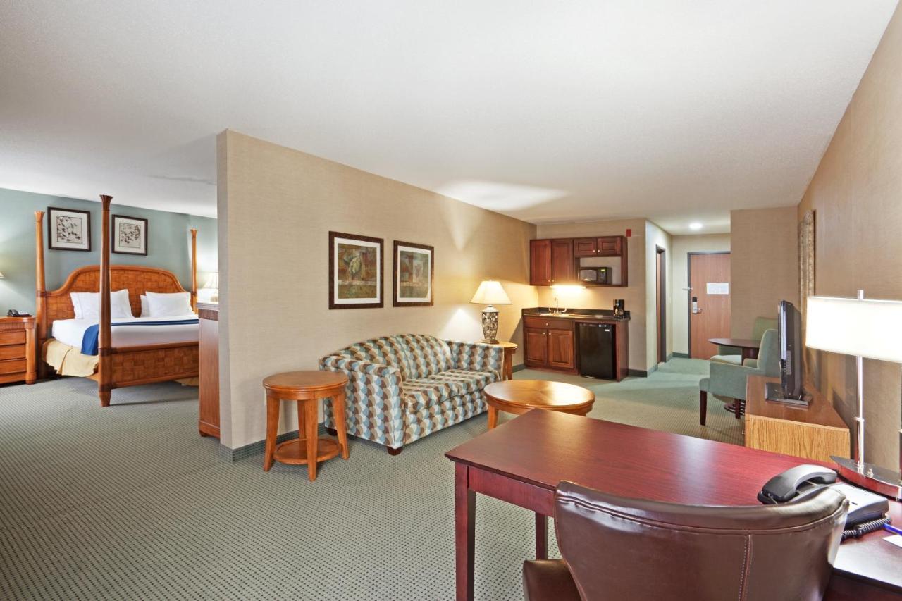 Holiday Inn Express And Suites Meriden By Ihg Eksteriør bilde